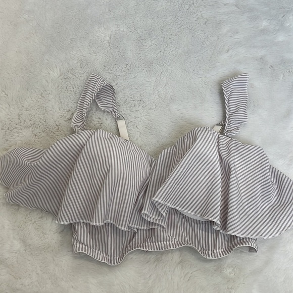 Victoria’s Secret crop top/ Bustier size 36DD built in bra, detachable straps - Picture 4 of 15